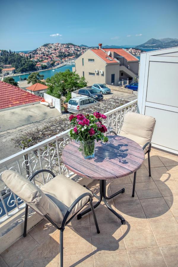 Guesthouse Victoria II Дубровник Екстериор снимка