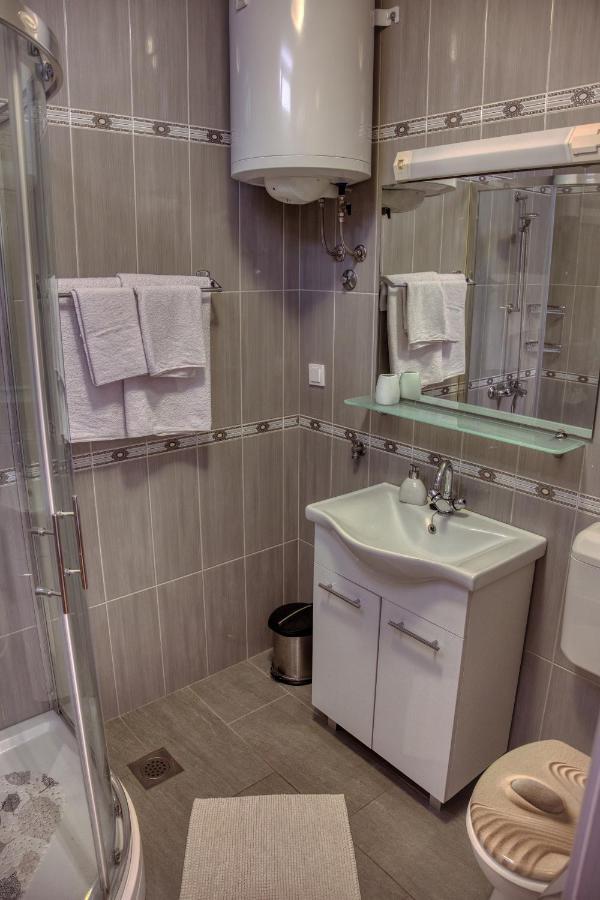 Guesthouse Victoria II Дубровник Екстериор снимка