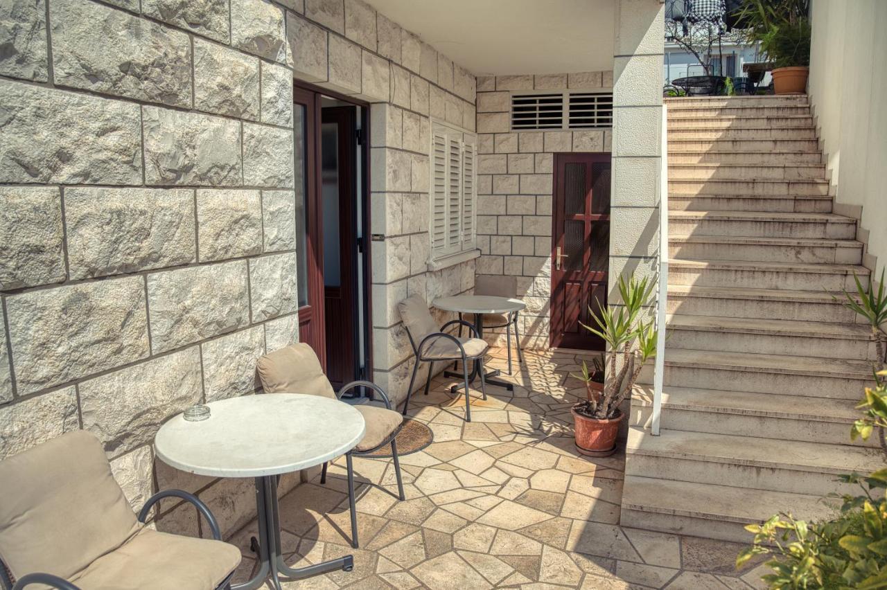 Guesthouse Victoria II Дубровник Екстериор снимка