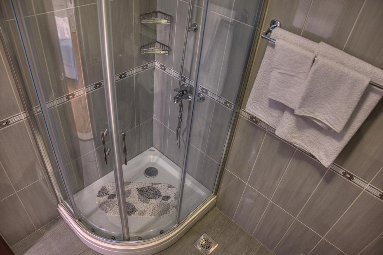 Guesthouse Victoria II Дубровник Екстериор снимка