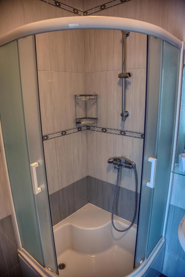 Guesthouse Victoria II Дубровник Екстериор снимка