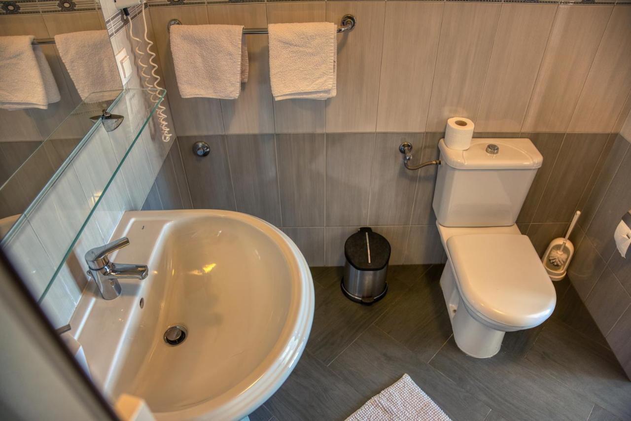 Guesthouse Victoria II Дубровник Екстериор снимка