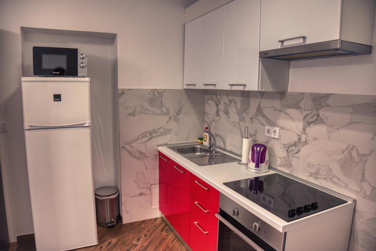Guesthouse Victoria II Дубровник Екстериор снимка